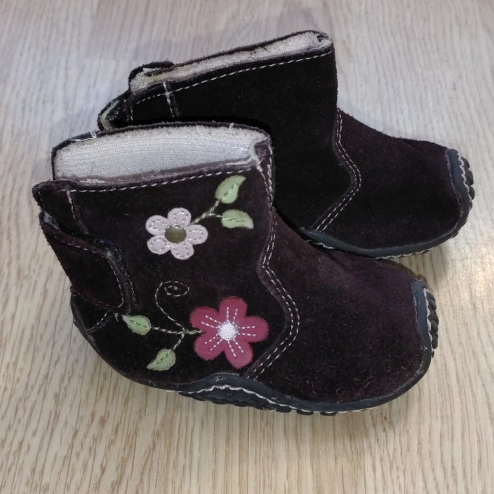 Oshkosh Genuine Kids Leather Baby Boots. Cozy Comfy Easy-on